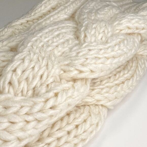 KBb Thick Cable Knit Soft Cream White Arm Warmers (NWT) - Picture 8 of 10